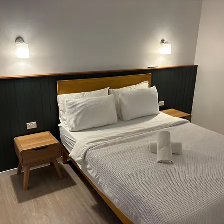Surf Inn Boutique Backpackers - Free Breakfast-2